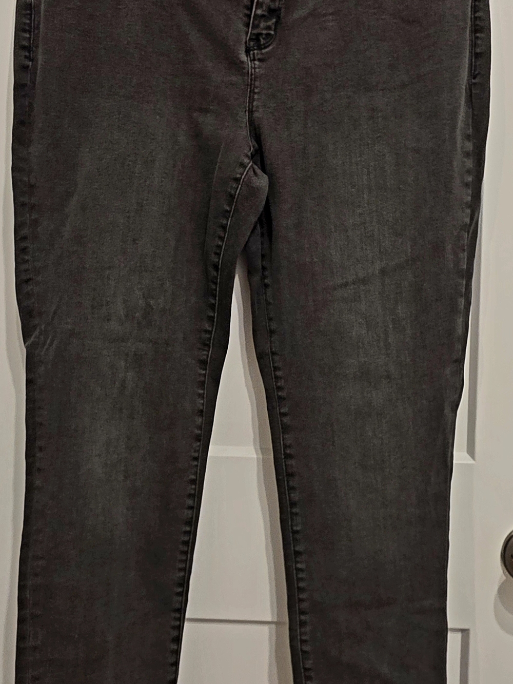 G.H. Bass & Co. Women's Washed Black Skinny Jeans